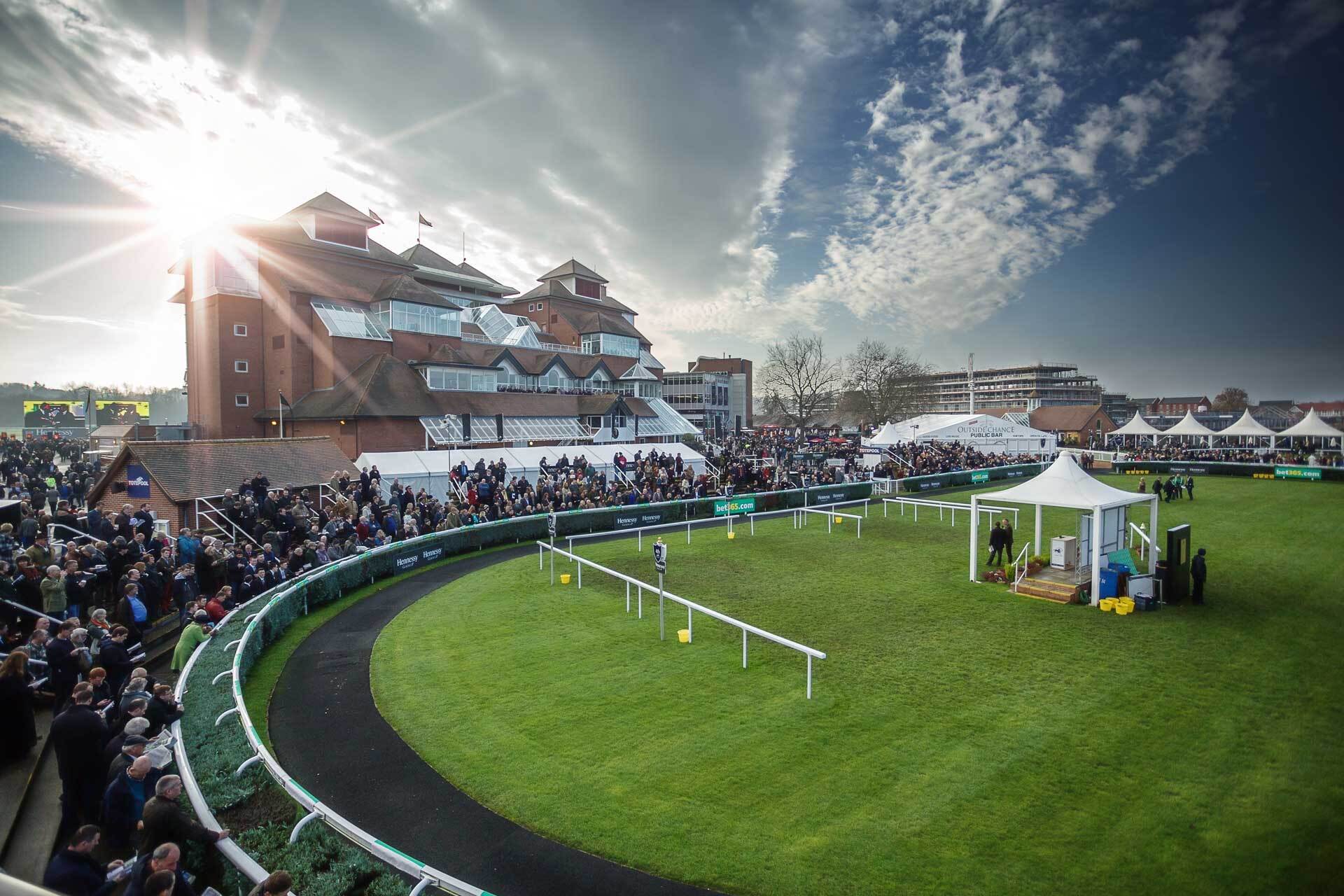 The-Lodge-Newbury-Racecoure-03