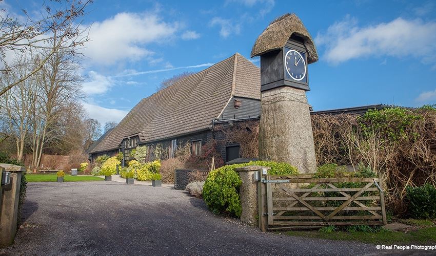 850_500_thumb_1778545_clock-barn-20160303042655072